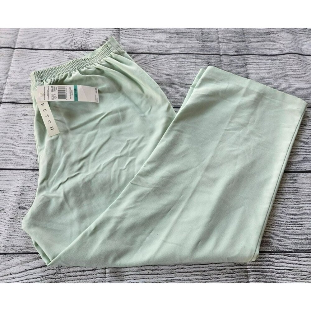 Alfred Dunner Women's Size 16P New with tags Green/Mint Stretch Pants RN19232